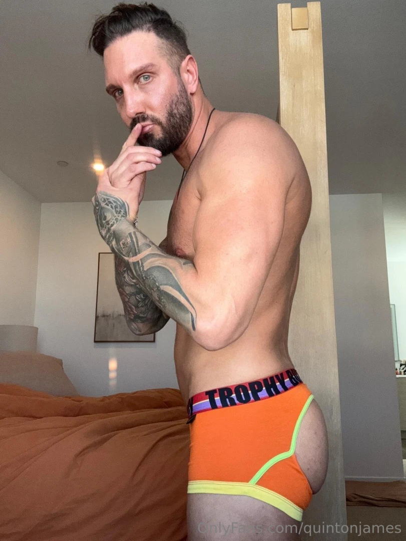 Tee-hee this ones for the guys dm me right now to see what i have for 