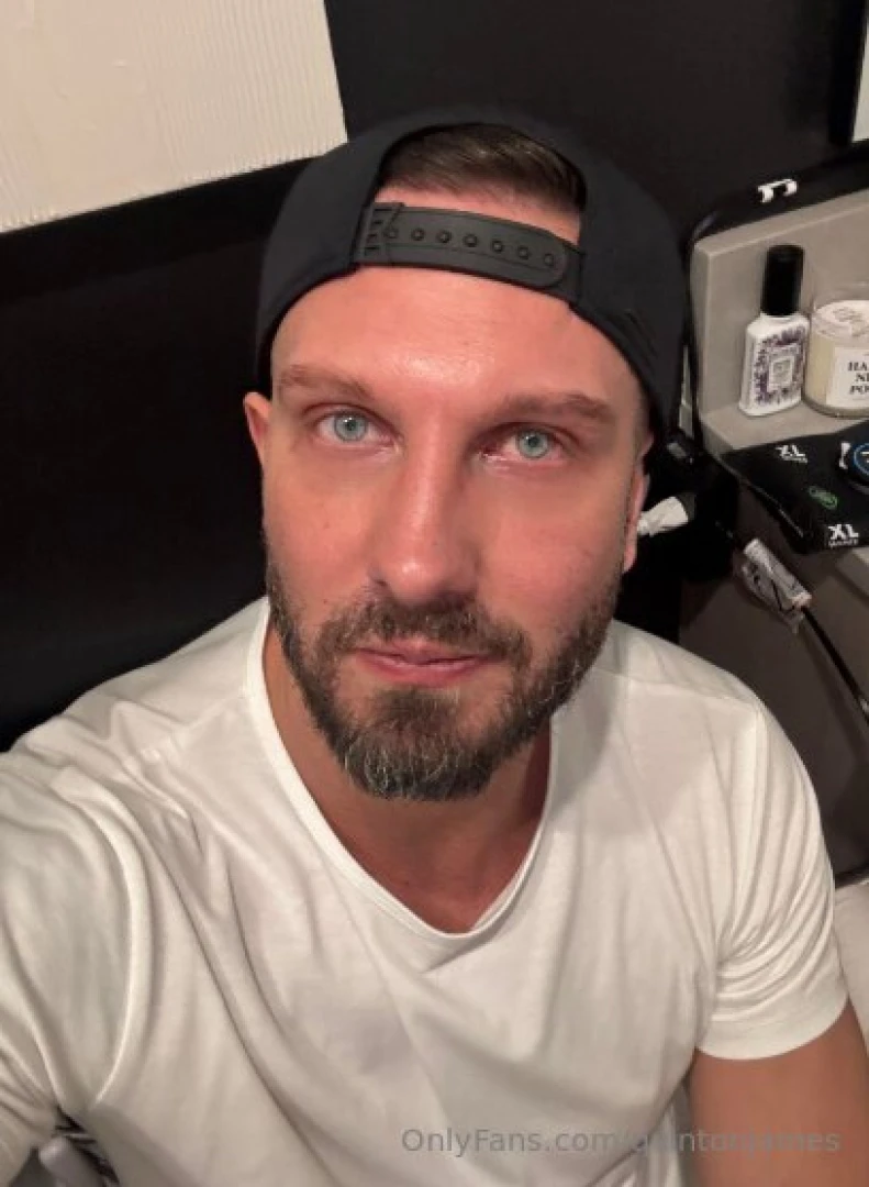 Tell me your top kink right now in the dm 