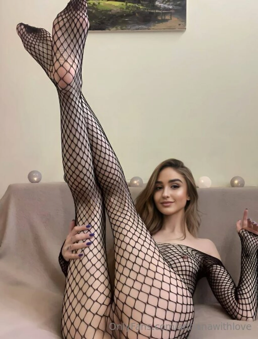 Sexy girl alexa_sparkling_free is the most expendable beauty ever she 