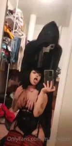 Who wants to see mavis get fucked by ghost face