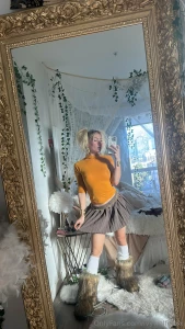 Do you prefer me naked