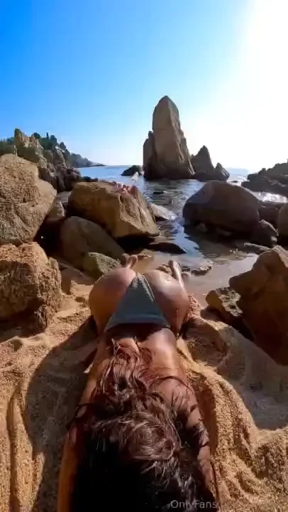 I love sand on my body 