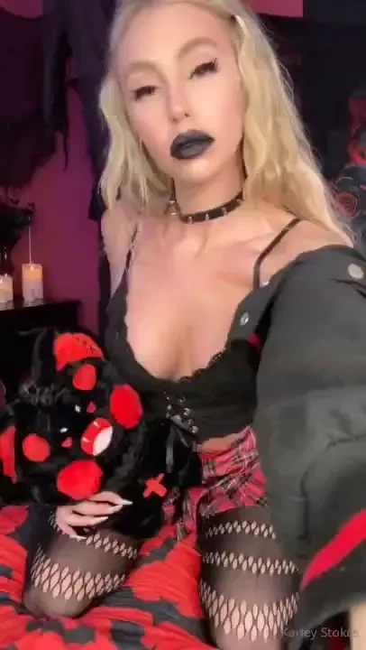 Come watch my live show now 