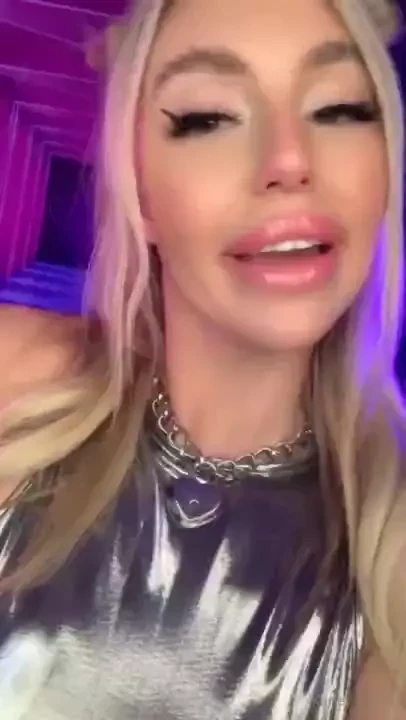 Live show starts in 45 mins 