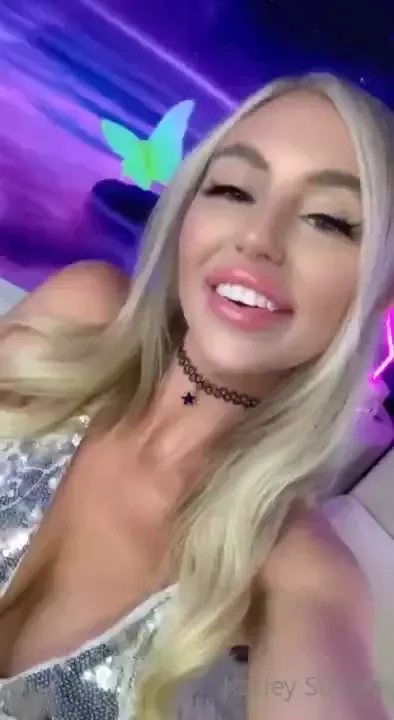 Live show at 6 pm est control my fuck machine 