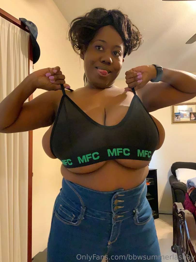 bbwsummerlashay - Look at all this titty meat spilling out of my bra part 1 