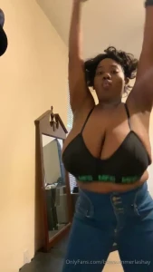 bbwsummerlashay - Look at all this titty meat spilling out of my bra part 3 