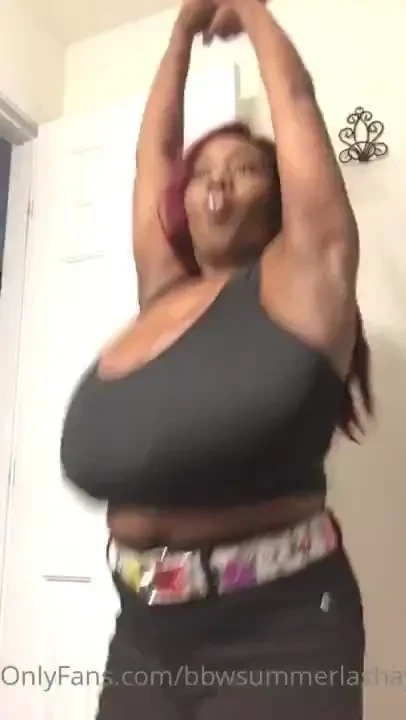 Good evening now think about if i bounced like this with my tits on 