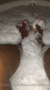 bbwsummerlashay - I am definitely a true water baby toes and bubbles guess what next 