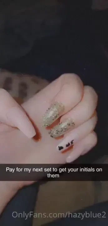 First person to pay for my nails gets to pick the color get thier 