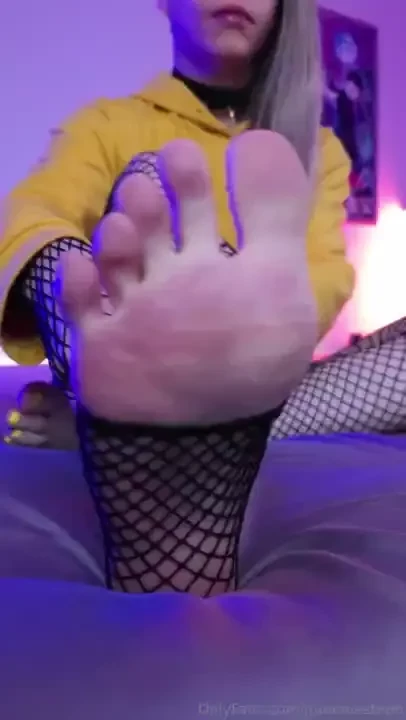 Clean my feet loser run your tongue along my soles and in-between each 