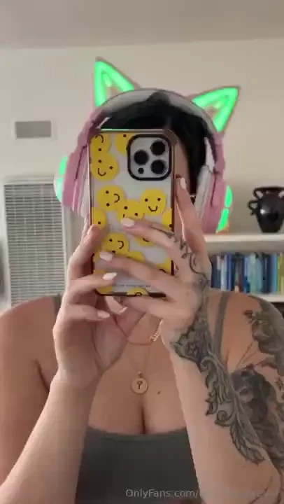 Got any games on ur phone 