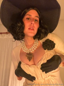 The lady requires your complete attention today no disobedience