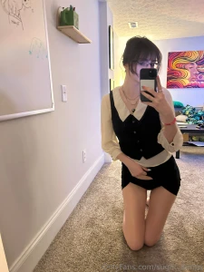 Hey yall wanna see some booty boobah and feet also a really cool see