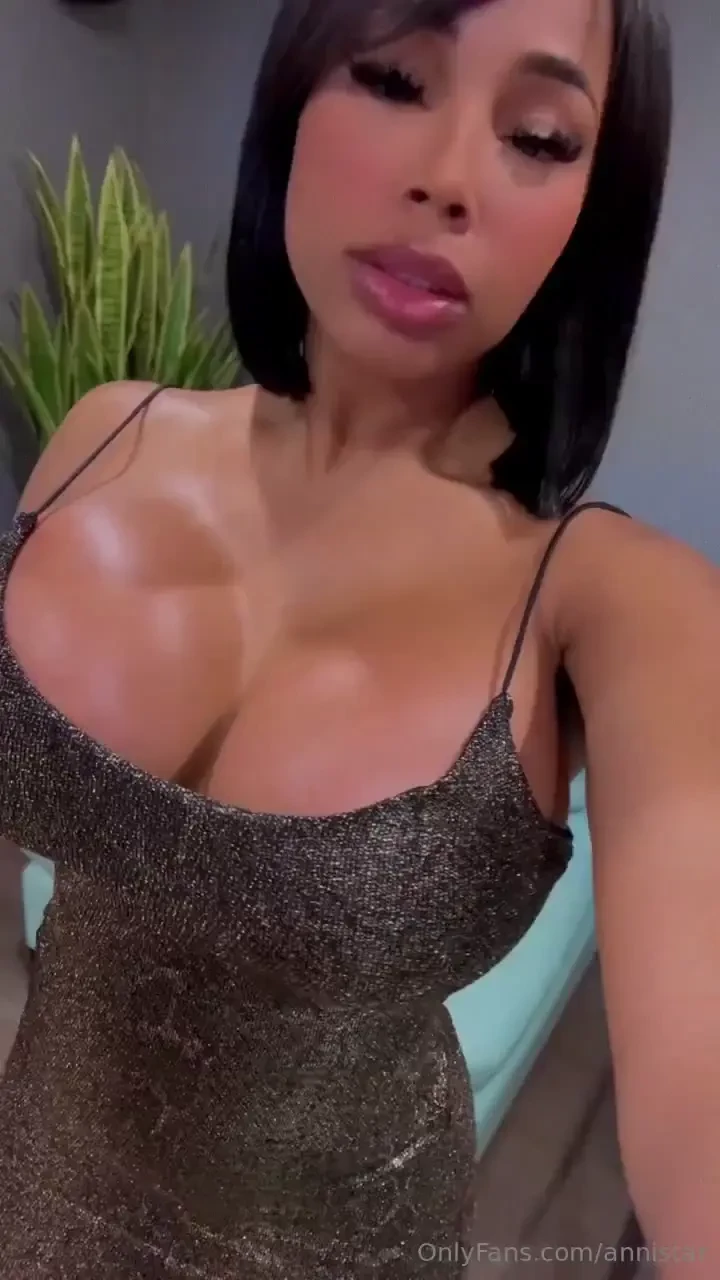 Ending the year on a high note with some sexy holiday vibes cheers 