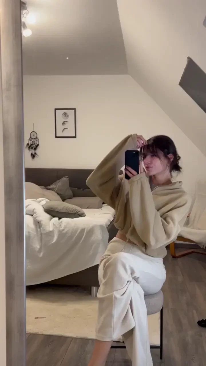 I have some new hair do you like the bangs 