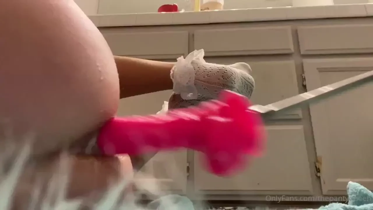 Anal with my fuck machine on full speed tip this post 8 for the full 1 