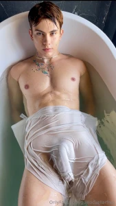 Come inside and make me hard