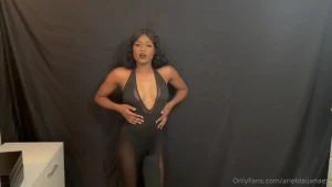 I love showing off my sexy legs