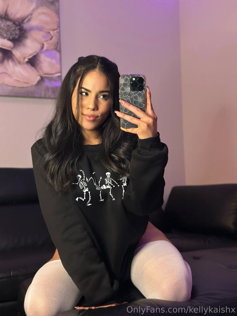 Sweet girl with bad intentions 