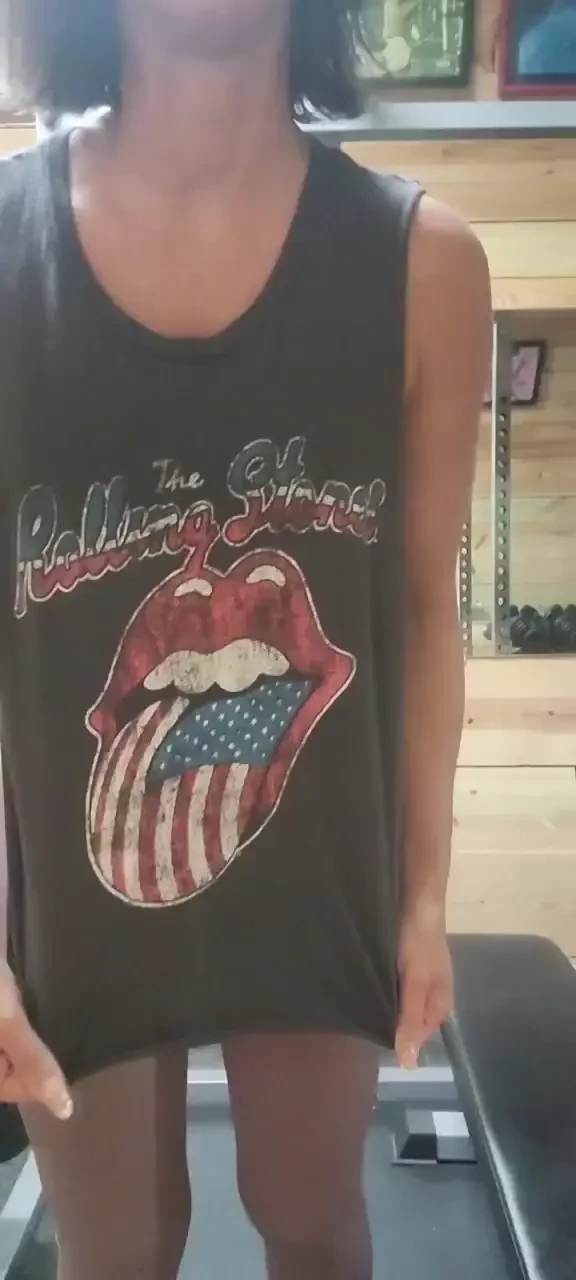 Gooooood morning here s my workout outfit this morning i ll be doing 