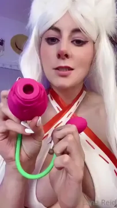 Trying out my new toy it sucks my clit so good i can t even stay still 