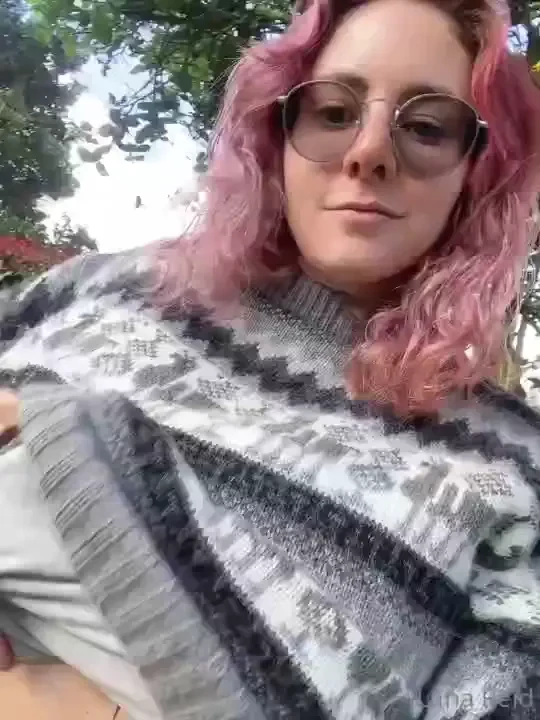 Today was cold but sunny i went outside and took some pics for you 