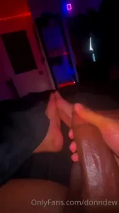 Who likes feet and cock