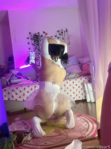 Looking for food i m right here