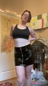 masterjadeangel - Loving this new skirt that a sub gifted to me 