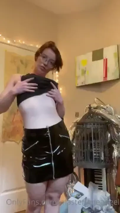 My favorite skirt that was gifted by a subbie 