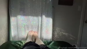 Pretty feet part 1