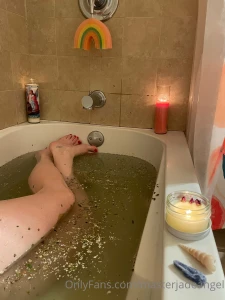 I d love a sub to worship my feet while i relax in the bath part 1