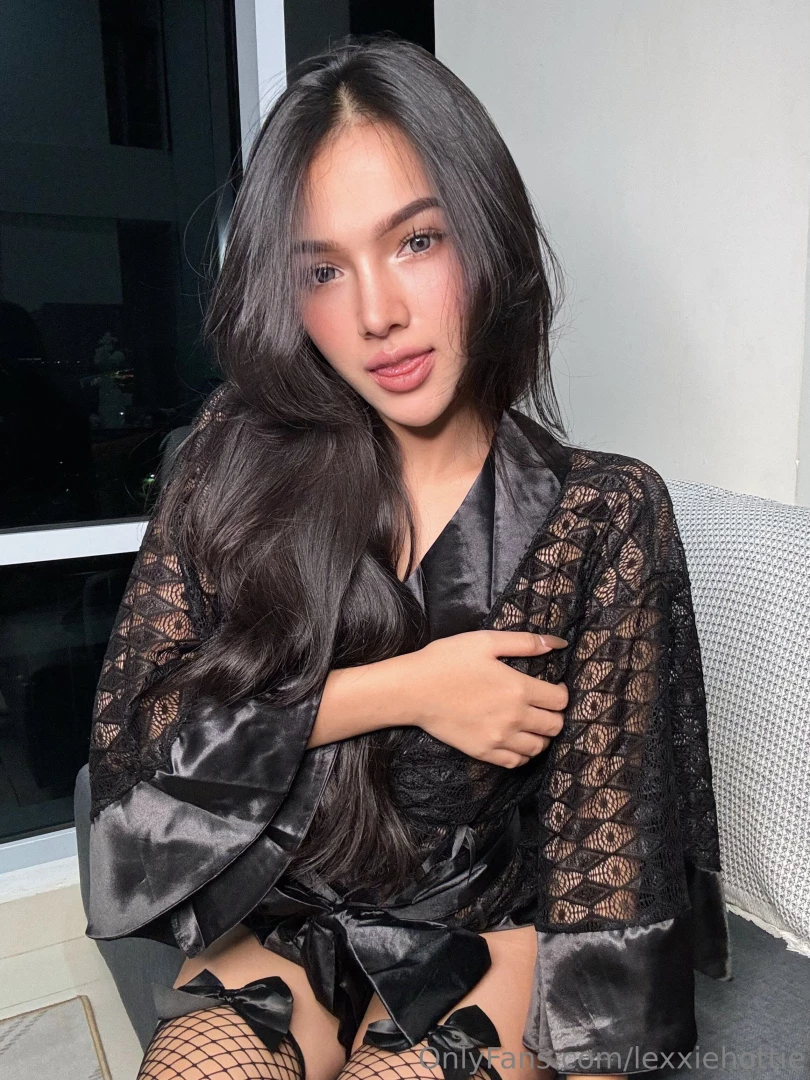 Would you be curious to see what i m holding 