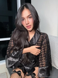 Would you be curious to see what i m holding