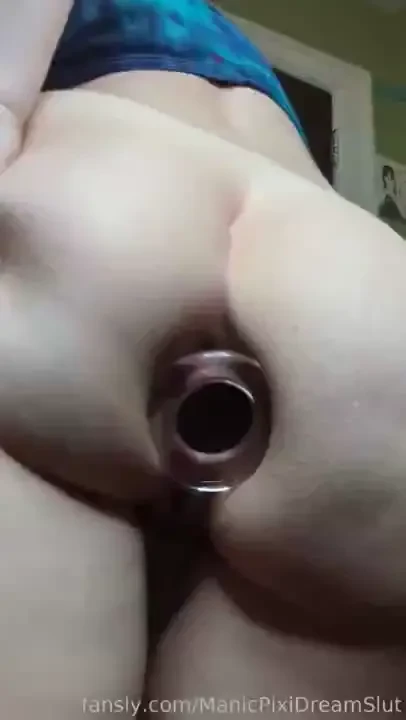 A fun anal workout shoving in my glass plug and wearing it for 6 hours 