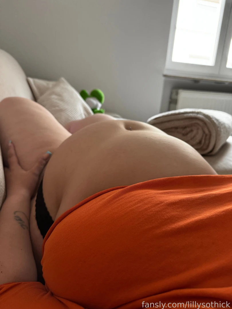 Wie gef llt es euch die aussicht lillysothick fatbelly thickgirl 