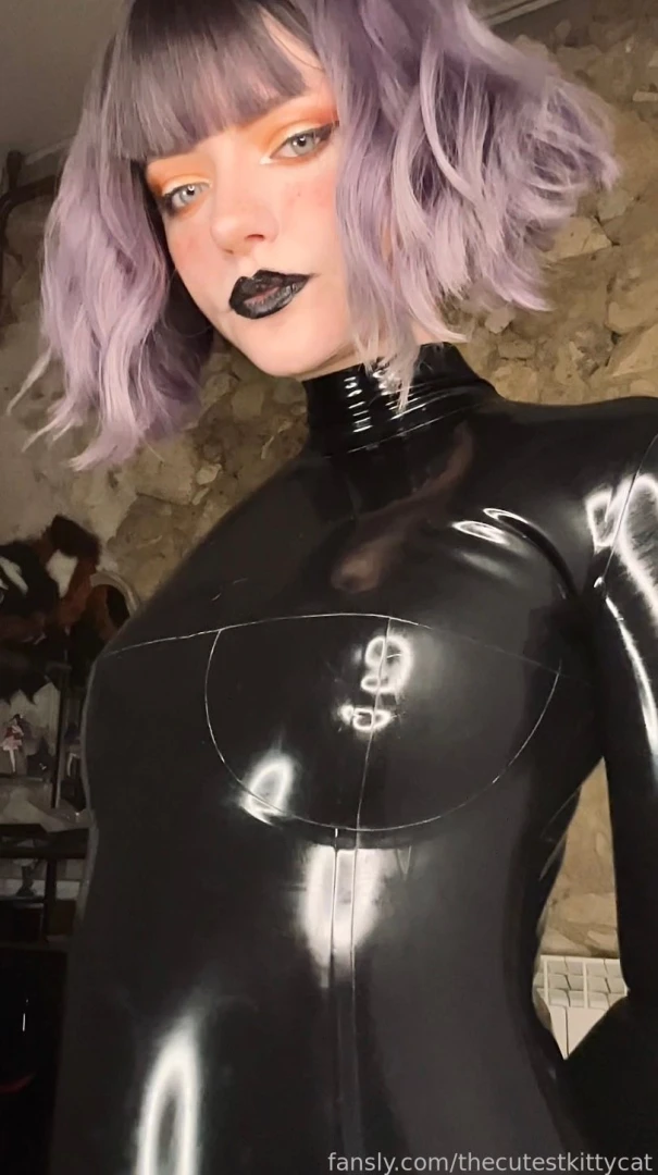 Lots of latex and oral focused content coming to my fansly this 