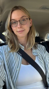 Bigboobs glasses nerdy goofy nextdoor jugs fyp outdoor selfie cute