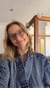 Bigboobs glasses nerdy goofy nextdoor jugs fyp blond selfie cute