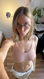 Bigboobs glasses nerdy goofy nextdoor jugs fyp blond selfie