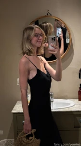 Bigboobs natural glasses nerdy blond goofy dress nobra braless