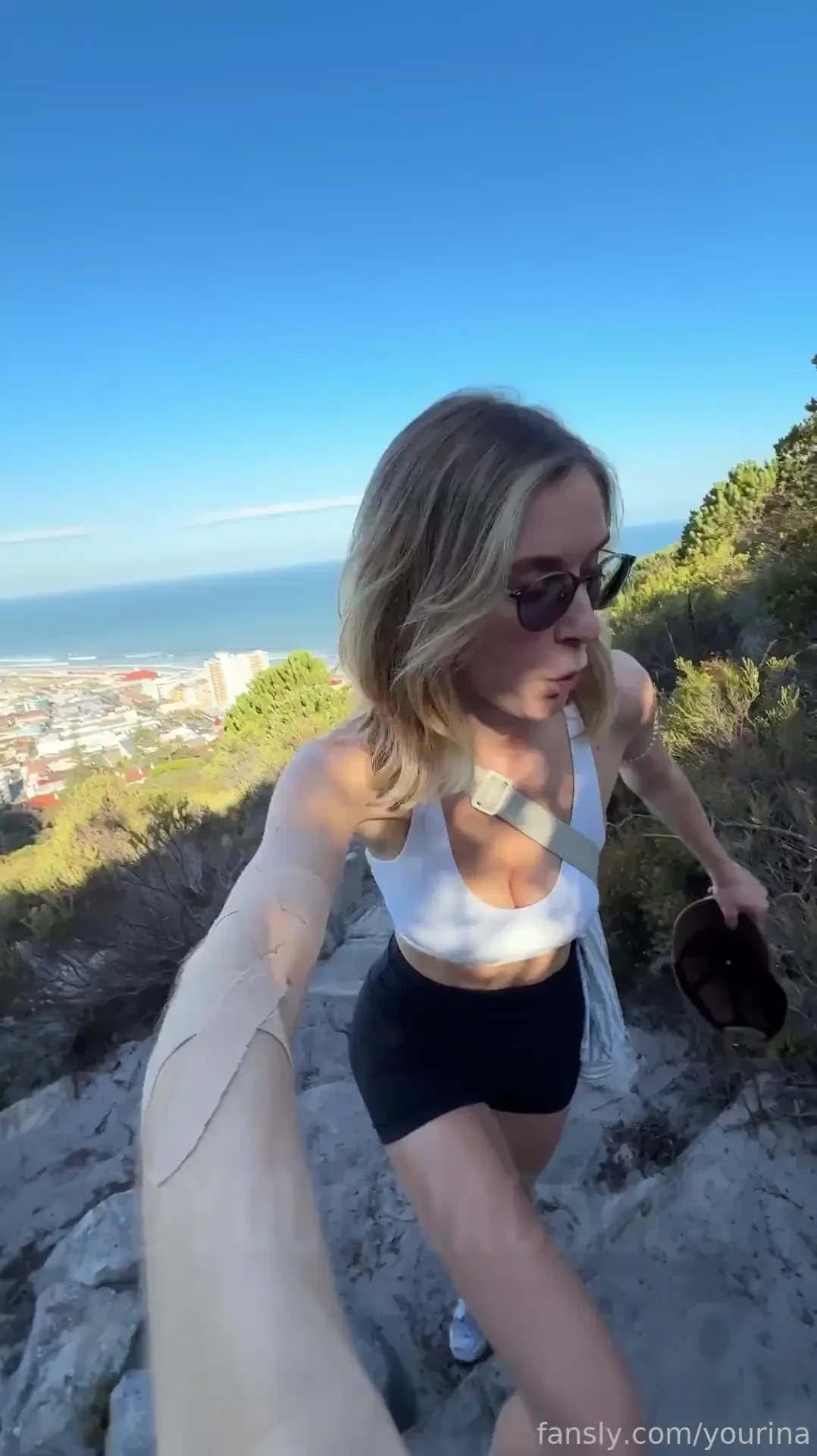 Bigboobs natural glasses nerdy blond goofy nextdoor jugs bikini 