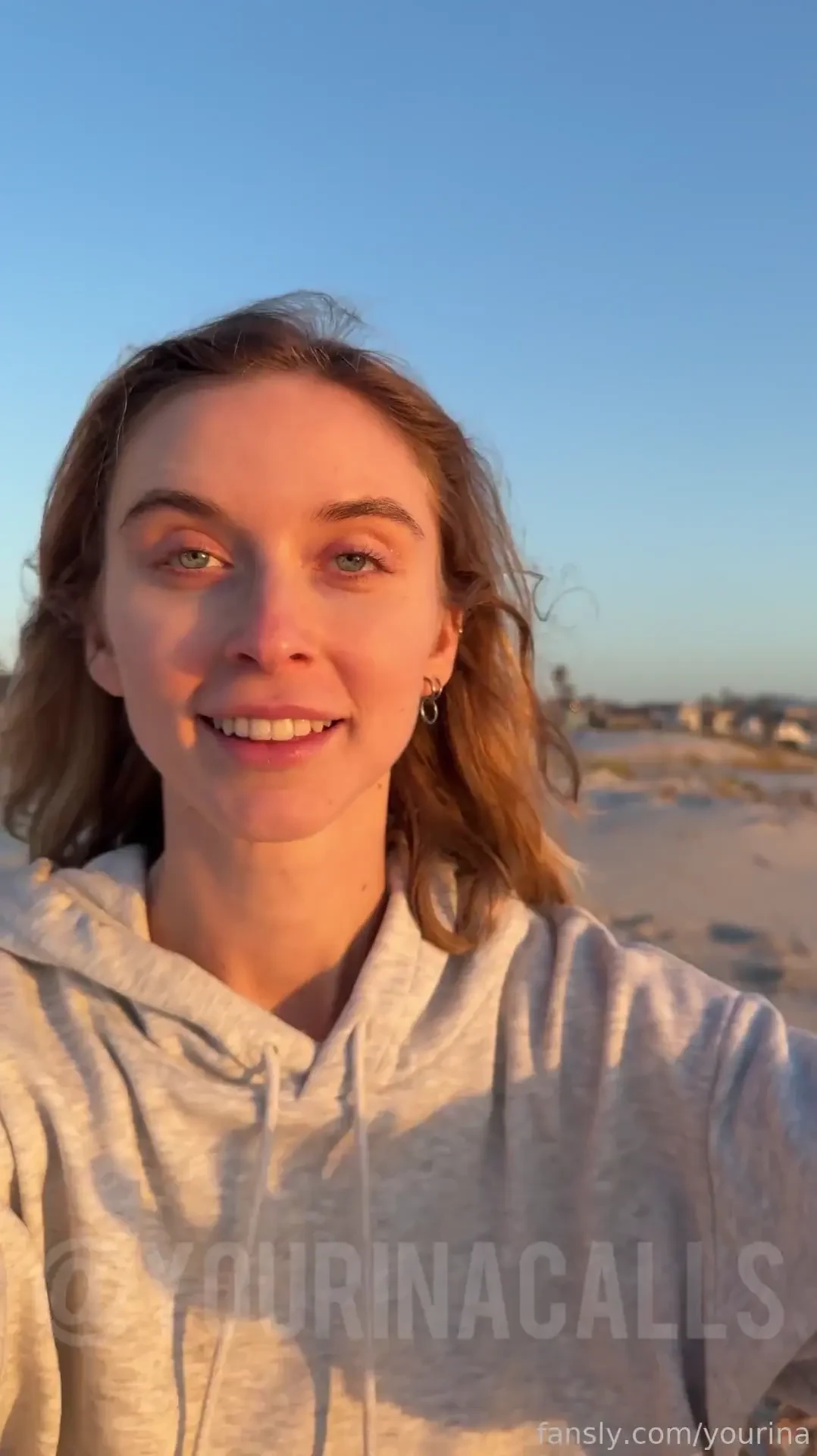 Bigboobs glasses nerdy goofy nextdoor jugs fyp selfie 