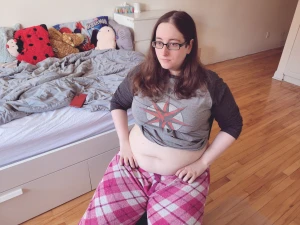 Tummy out the next batches of pics will have my dick out too 3 part 7