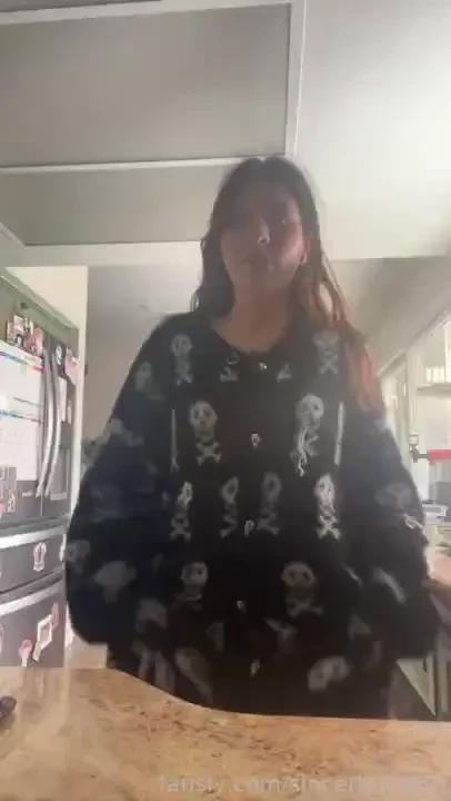 Morning butt and boobies while i make my morning coffee my roomates 