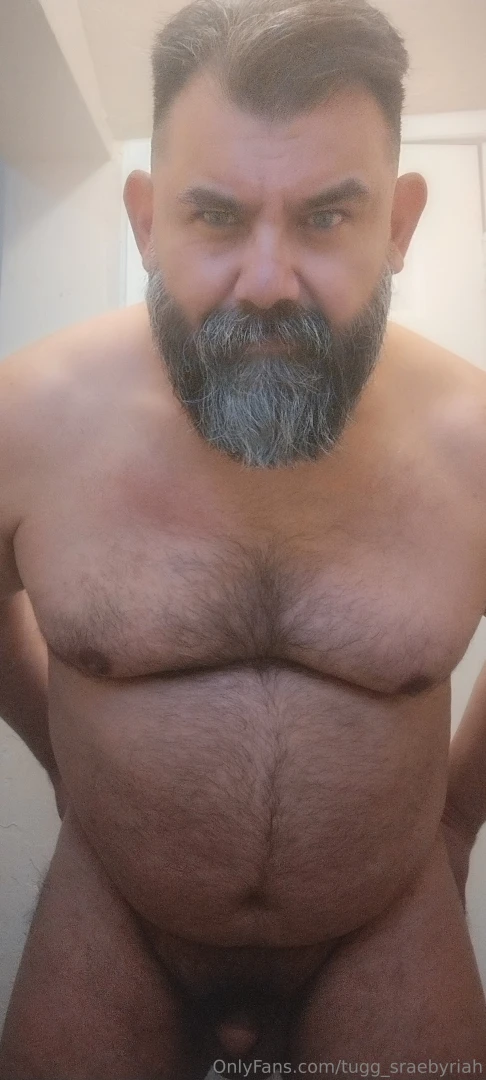 Daddy tugg is ready for your hole 