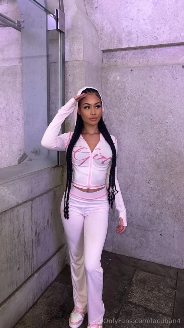 Non ti sei stufato di fare tutto da solo ci sono io a darti una mano 