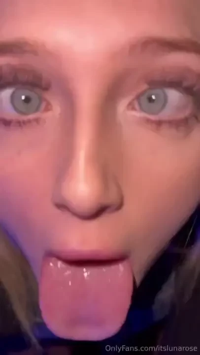 I want you to cum on my face while i do ahegao 