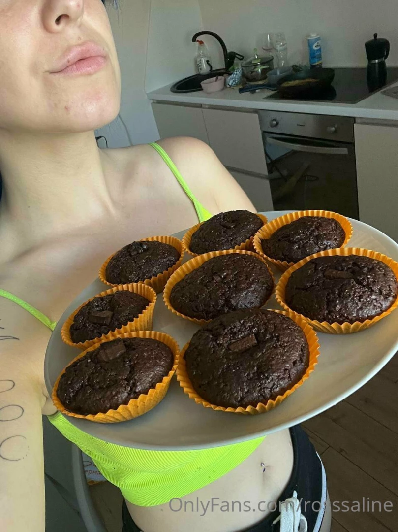 My mouth is full of saliva it s incredibly delicious today i baked 